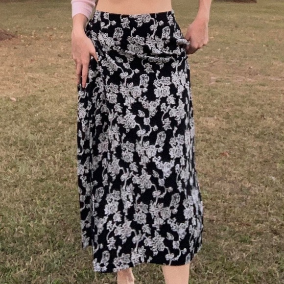 Casual Corner Dresses & Skirts - Vintage Midi Skirt with Slit